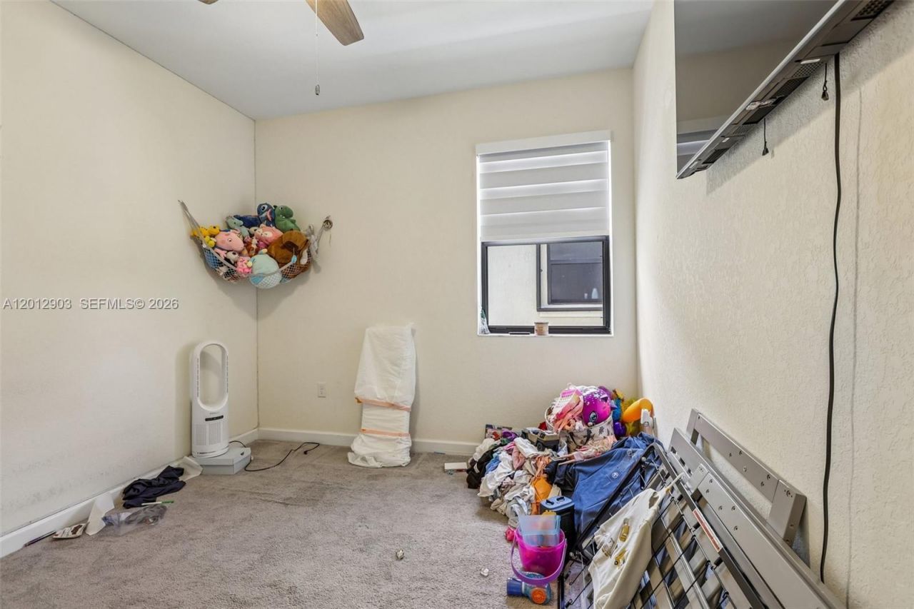 10594 W 35th Ln, Hialeah, FL 33018 Photo
