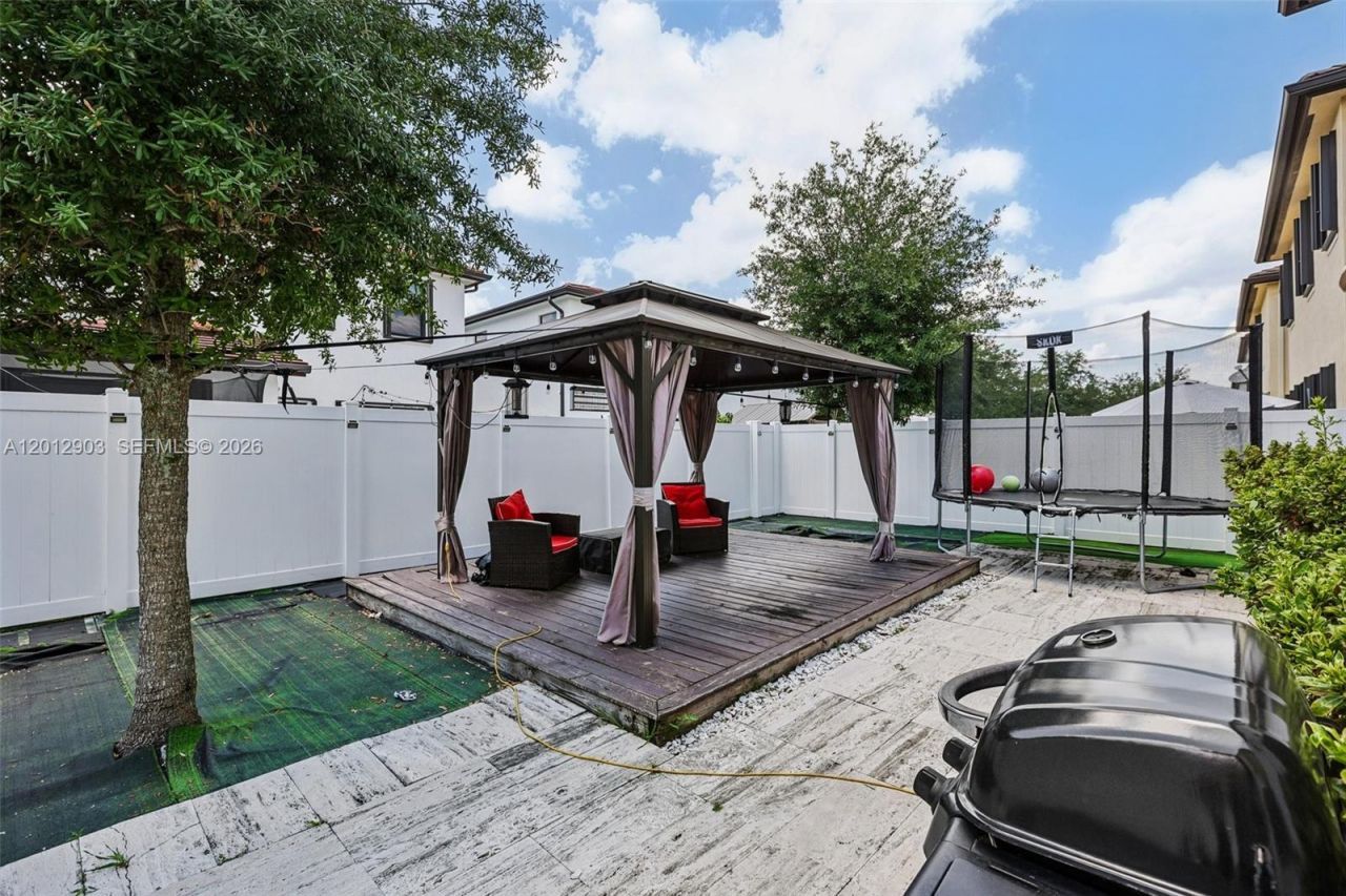 10594 W 35th Ln, Hialeah, FL 33018 Photo