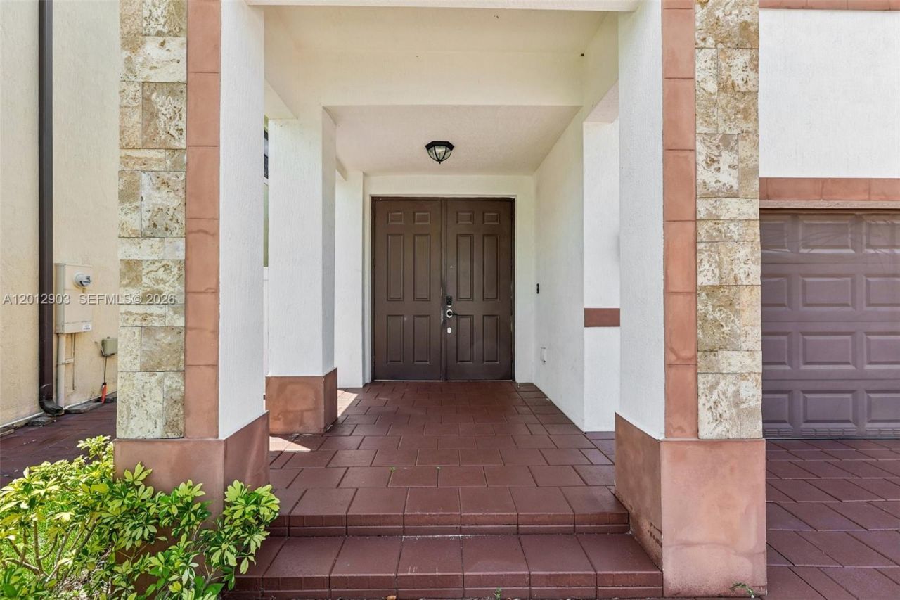 10594 W 35th Ln, Hialeah, FL 33018 Photo