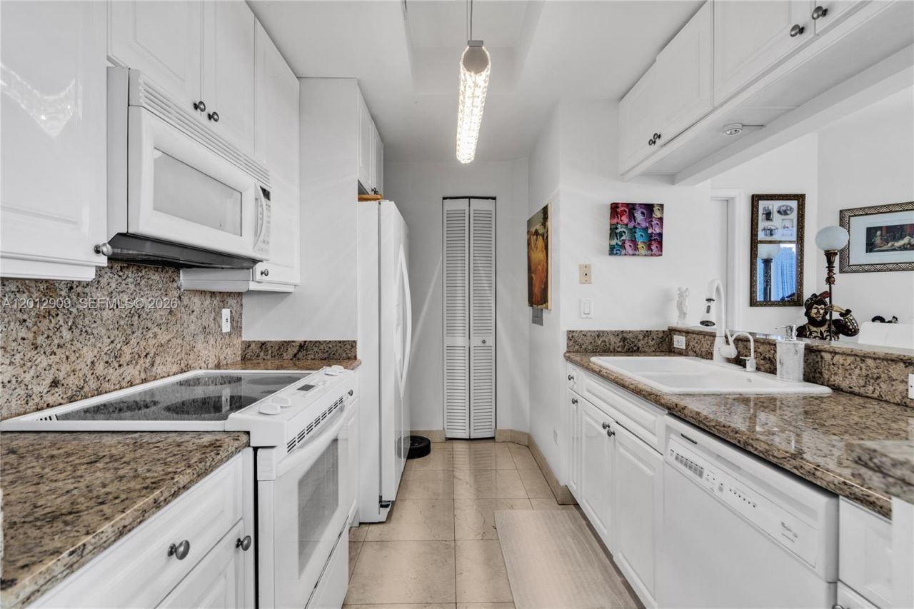 848 Brickell Key Dr, Unit 1903, Miami, FL 33131 Photo