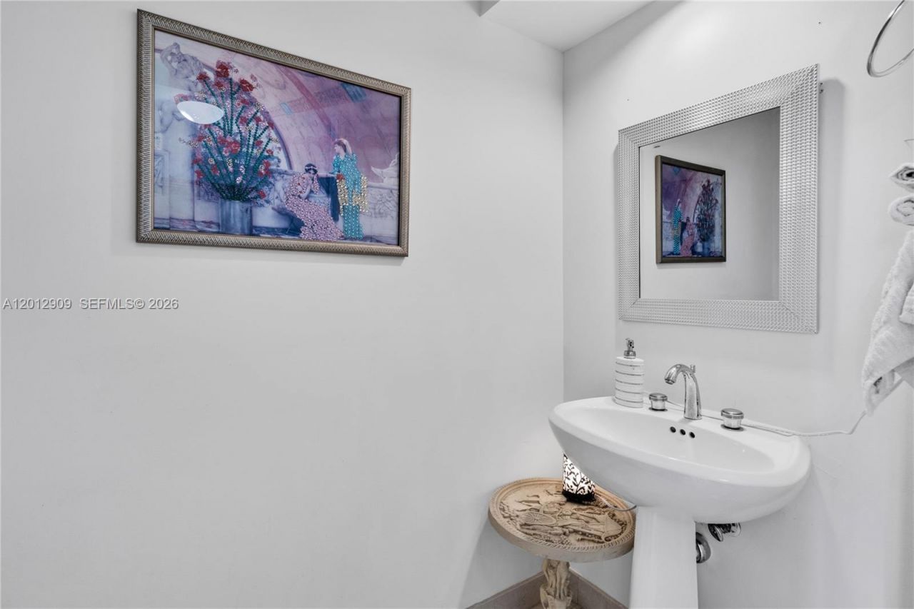 848 Brickell Key Dr, Unit 1903, Miami, FL 33131 Photo
