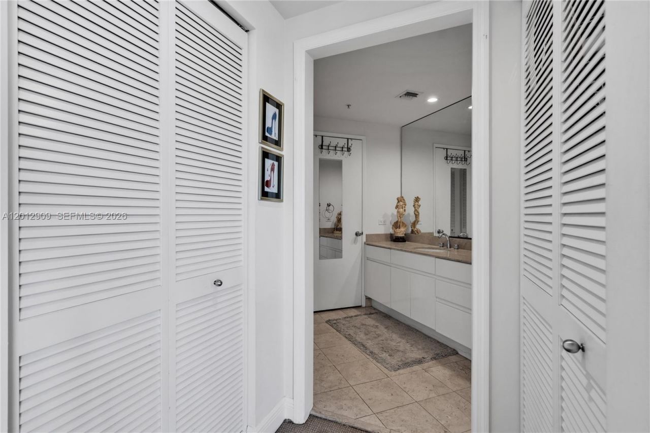 848 Brickell Key Dr, Unit 1903, Miami, FL 33131 Photo