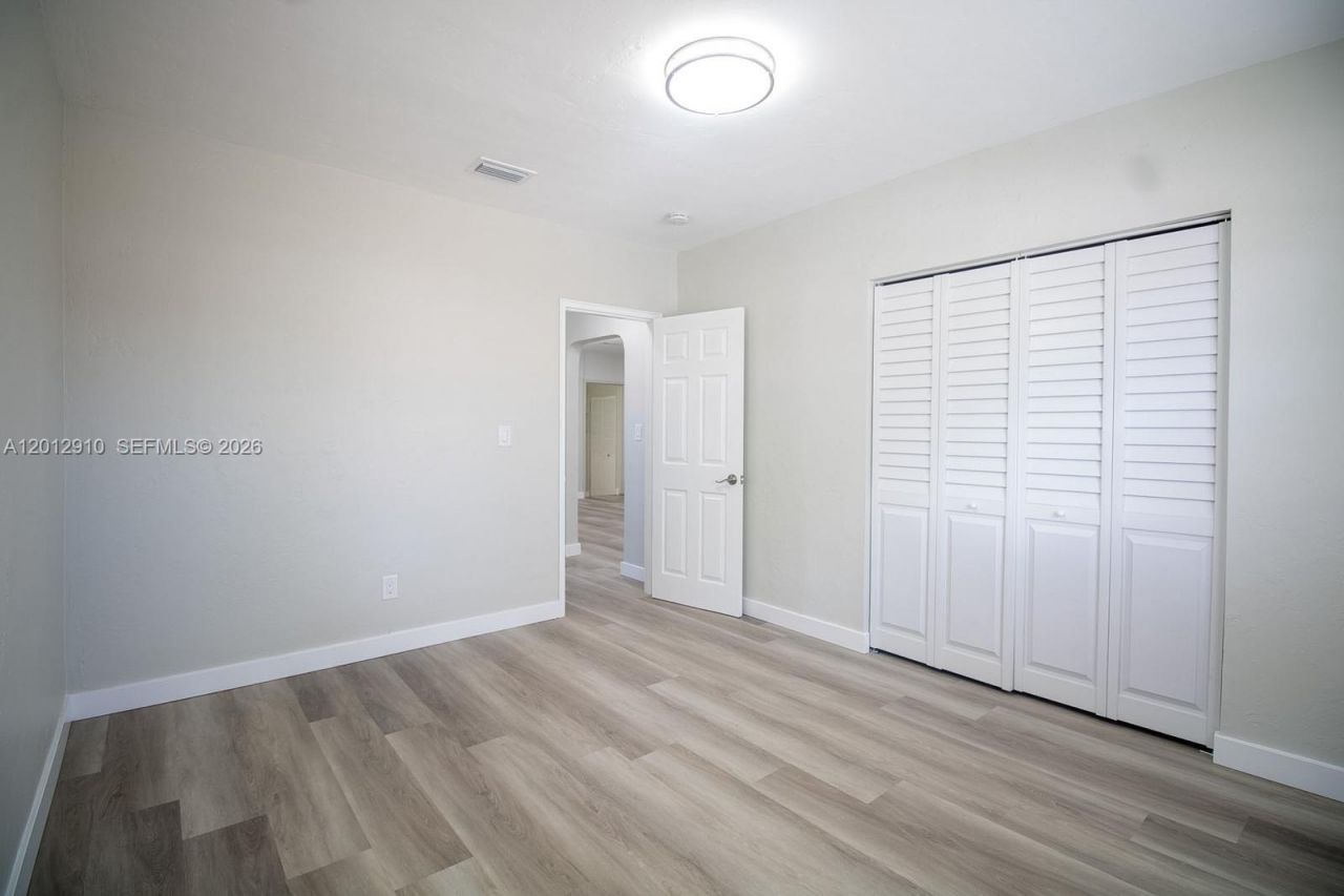 5860 SW 9th St, Unit A, West Miami, FL 33144 Photo