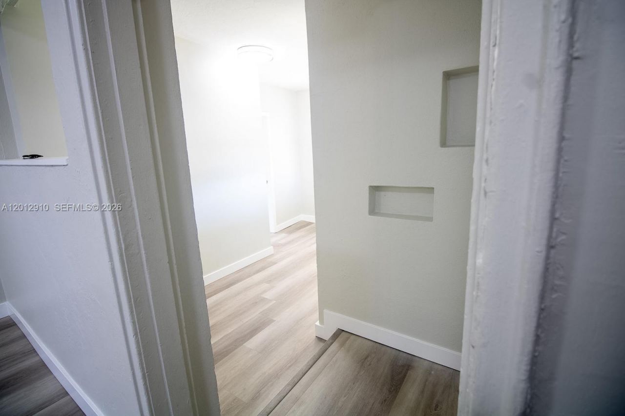 5860 SW 9th St, Unit A, West Miami, FL 33144 Photo