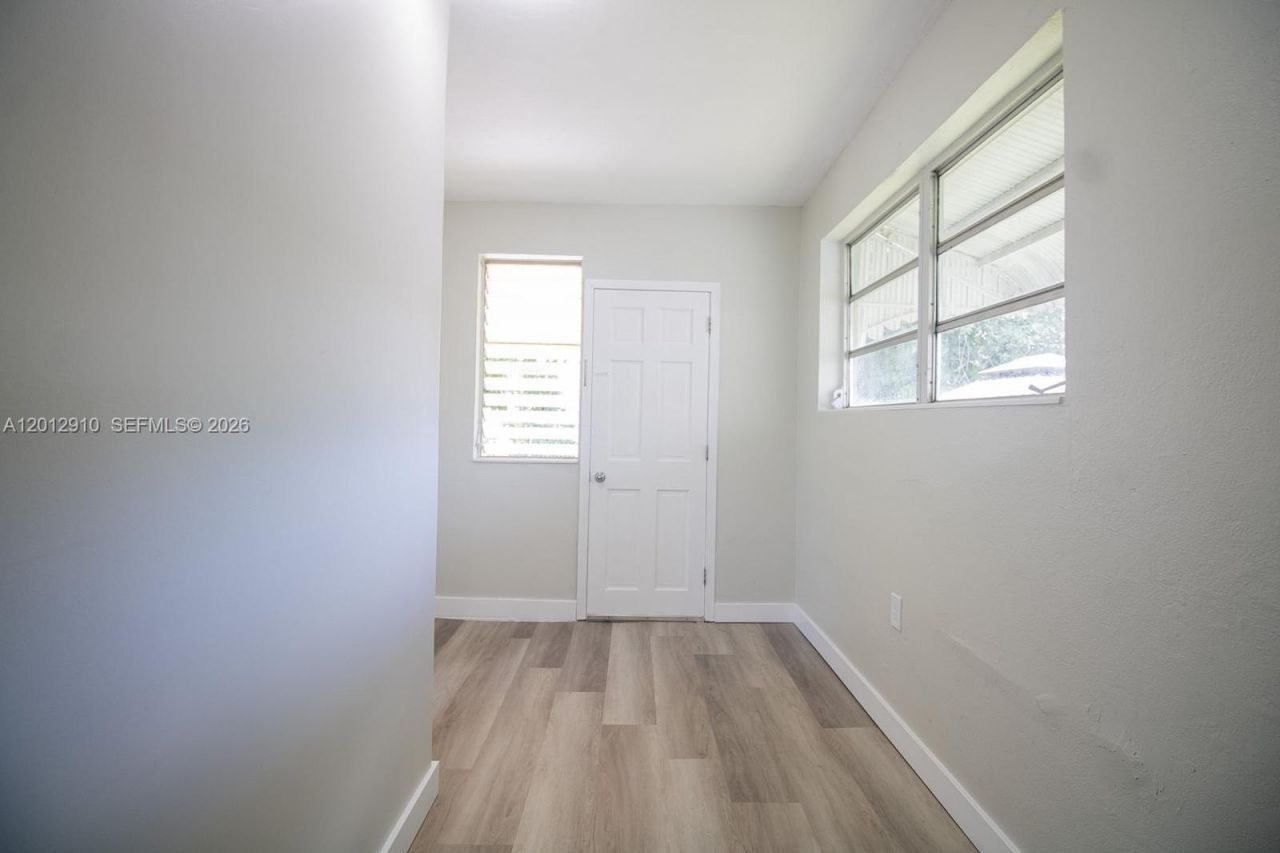 5860 SW 9th St, Unit A, West Miami, FL 33144 Photo