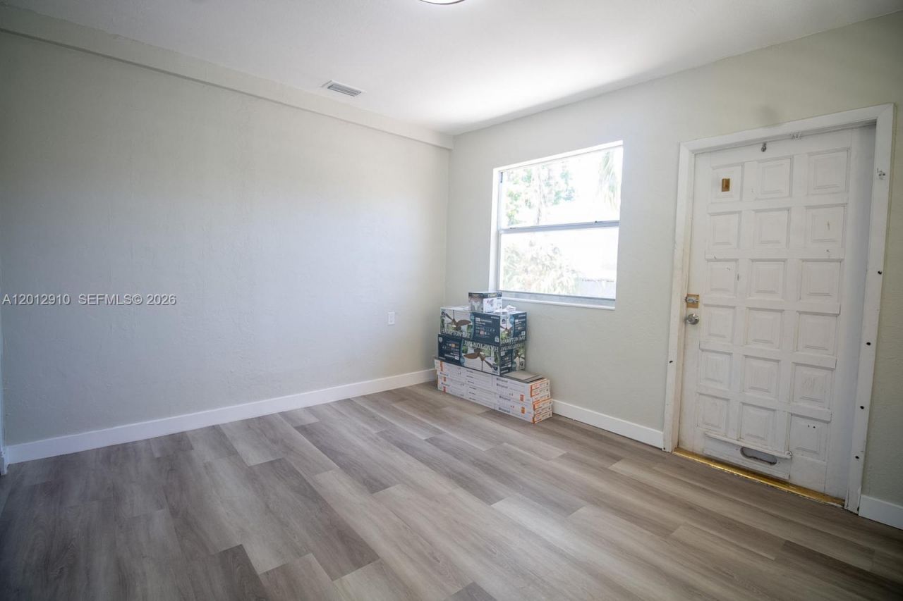 5860 SW 9th St, Unit A, West Miami, FL 33144 Photo