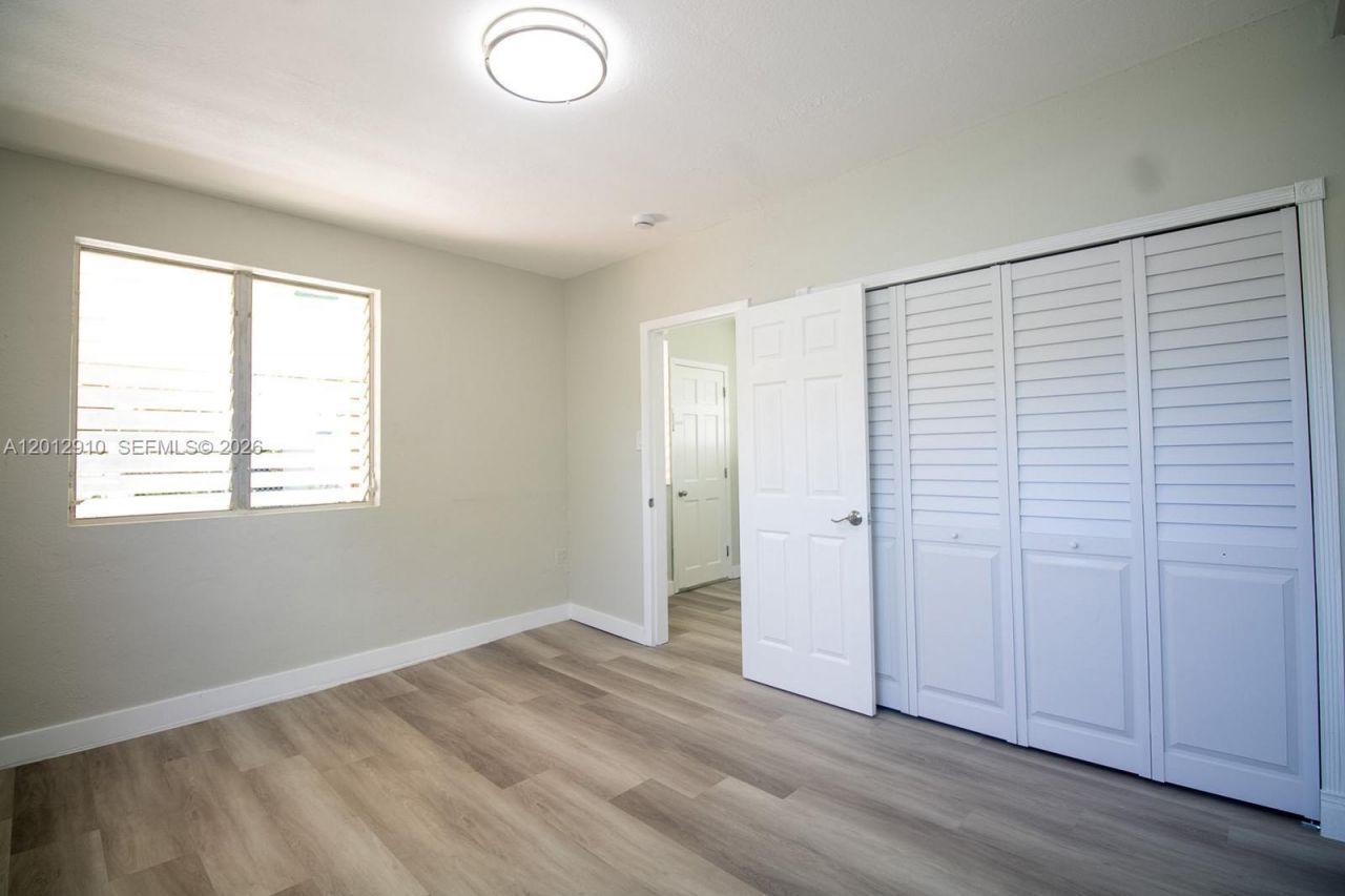 5860 SW 9th St, Unit A, West Miami, FL 33144 Photo