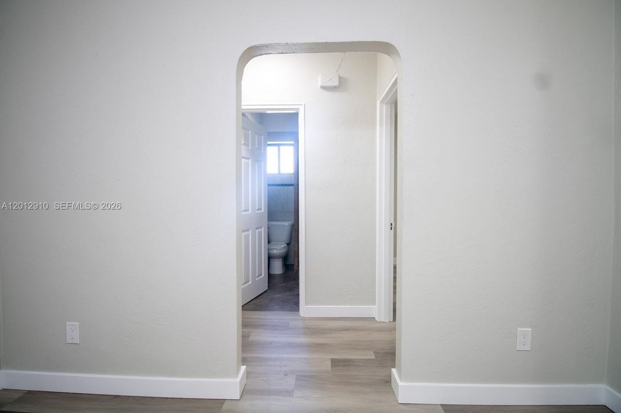 5860 SW 9th St, Unit A, West Miami, FL 33144 Photo