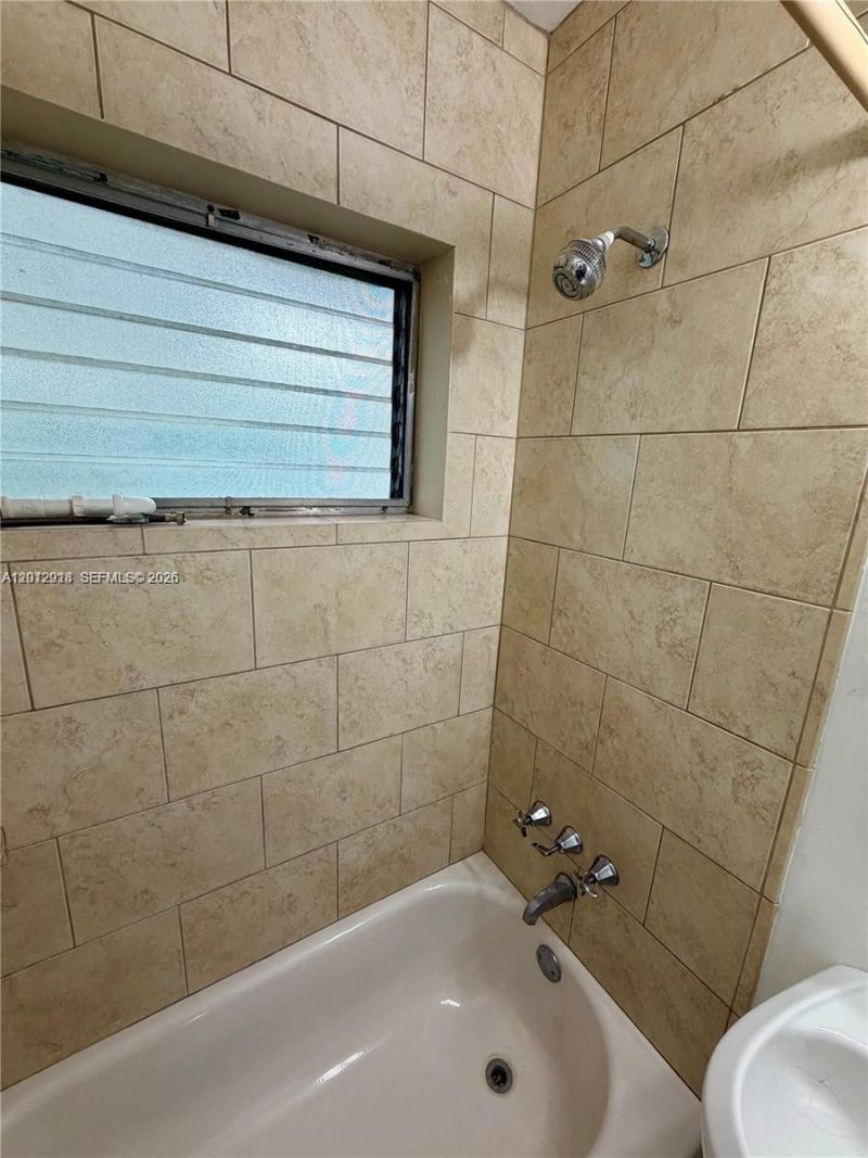 836 NW 12th Ter , Unit 2, Fort Lauderdale, FL 33311 Photo