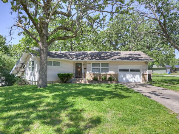 1100 S Ripley Street, Neosho, MO 64850