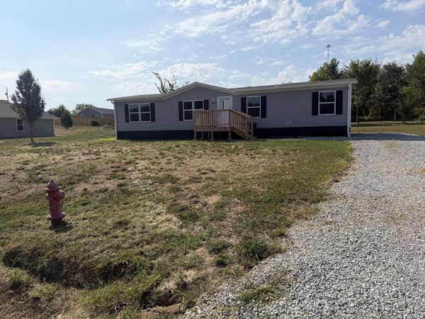 7892 Blockade Village N, Seligman, MO 65745