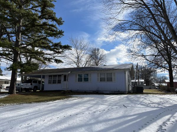 1114 Charles Street , Houston, MO 65483