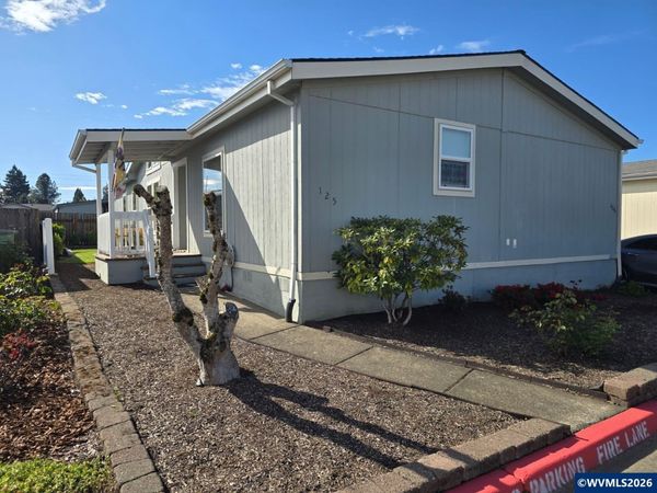 1000 S McKern Ct, Newberg, OR 97132