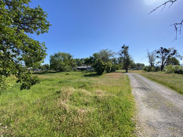 6198 Table Rock Road, Central Point, OR 97502