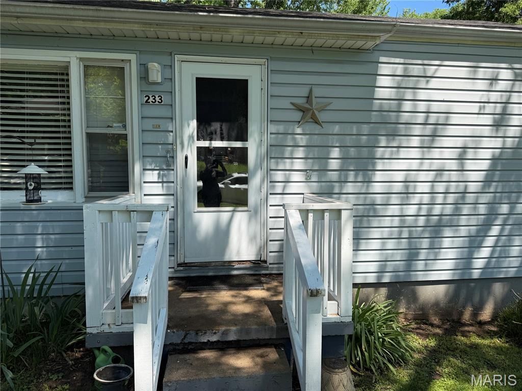 233 Buddie Avenue , Saint Louis, MO 63135 Main Photo
