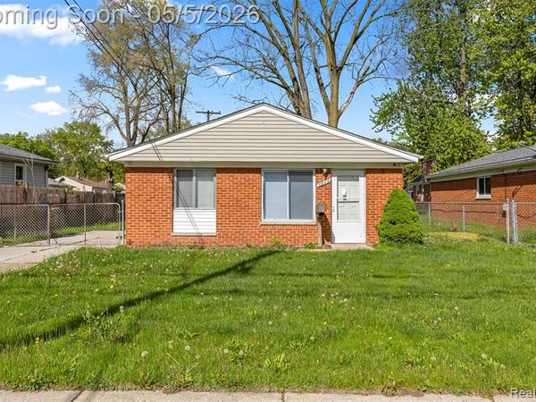 3944 S Gulley Road, Dearborn Heights, MI 48125