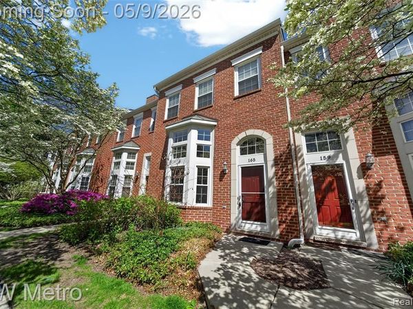 165 N Georgetown Square, Royal Oak, MI 48067