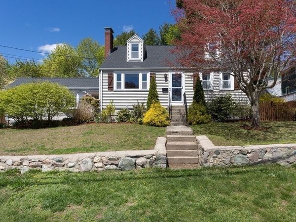 15 Mayflower Road, Norwood, MA 02062