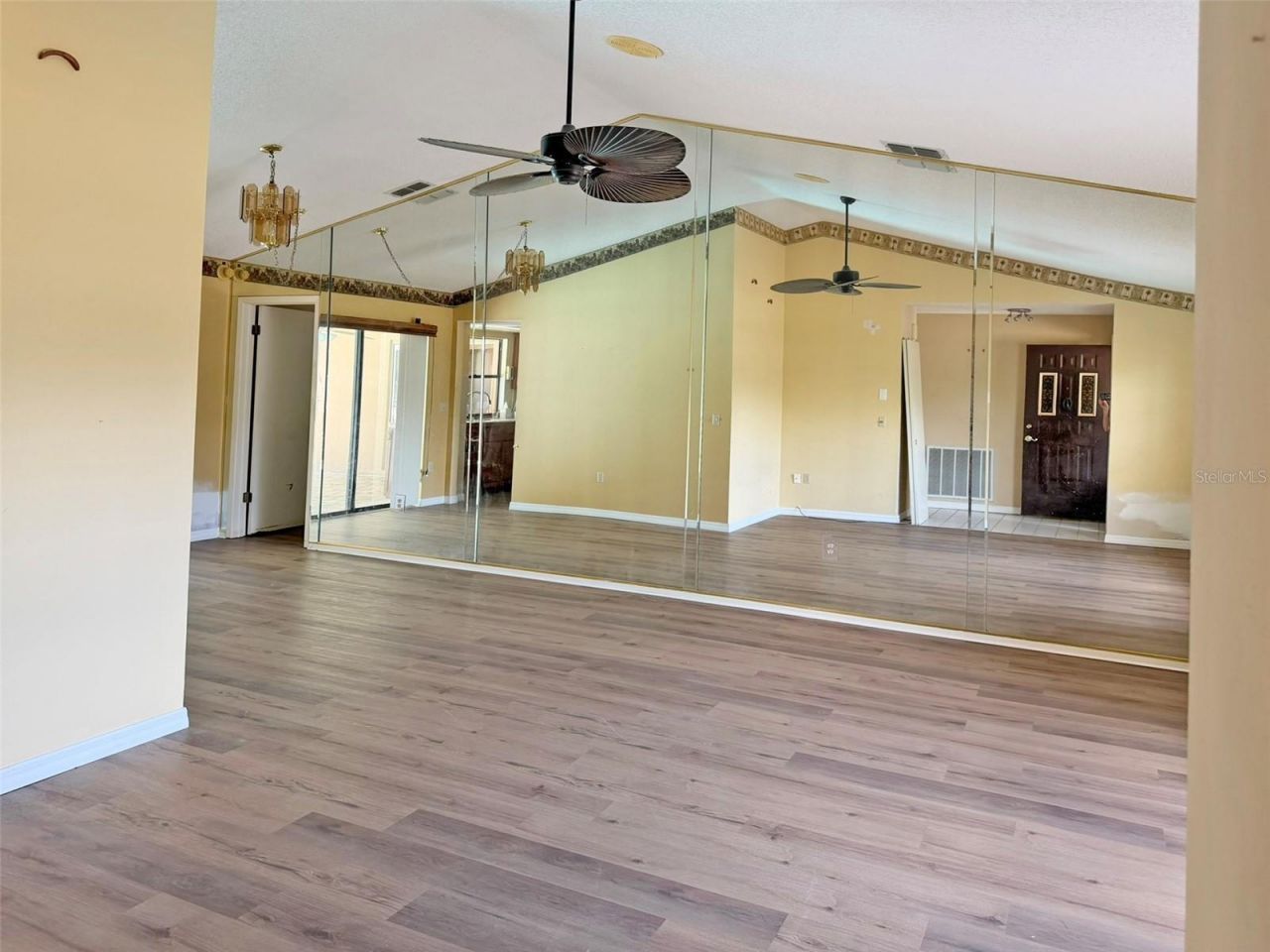 8185 Philatelic Drive, Spring Hill, FL 34606 Photo