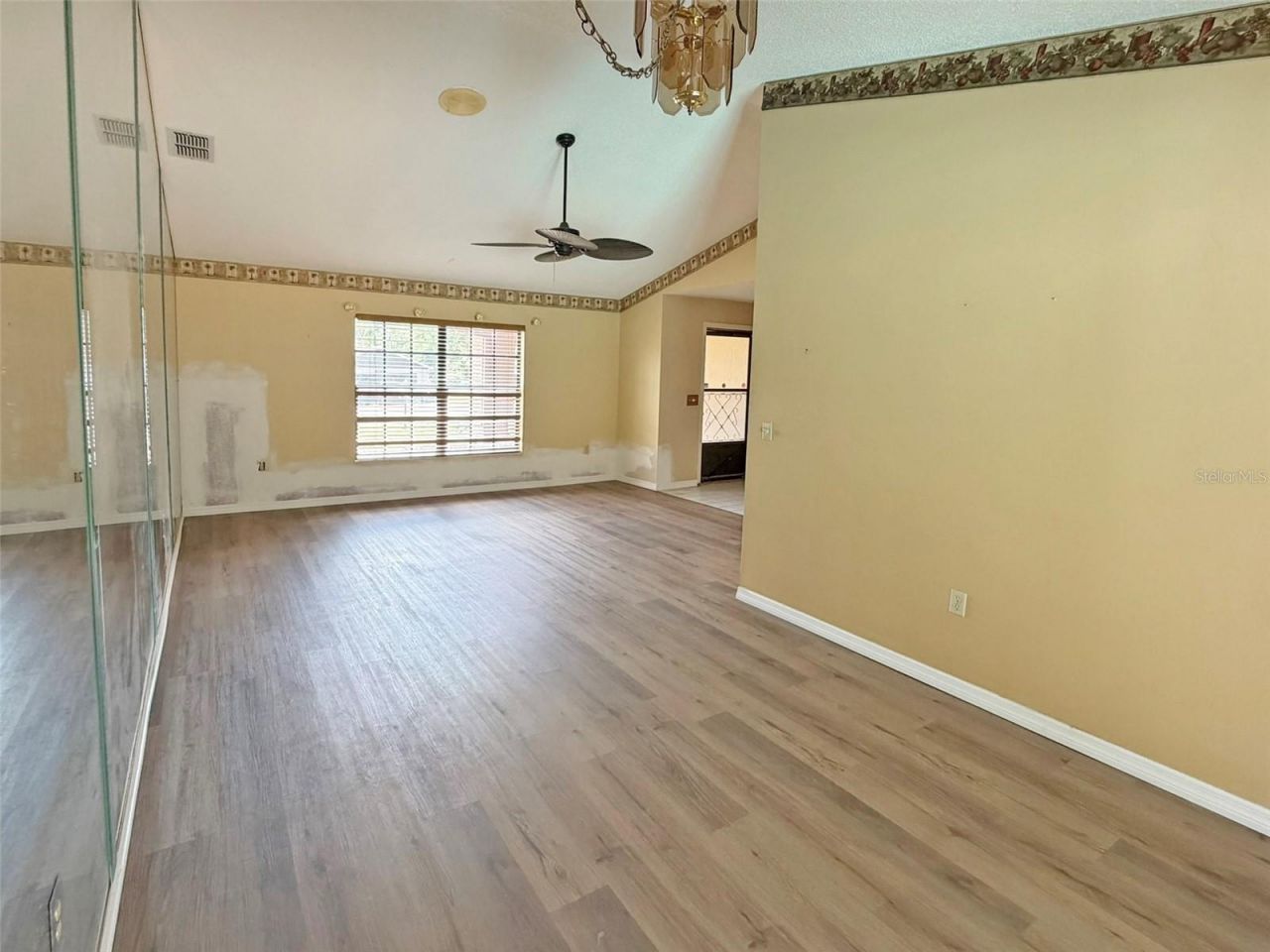 8185 Philatelic Drive, Spring Hill, FL 34606 Photo