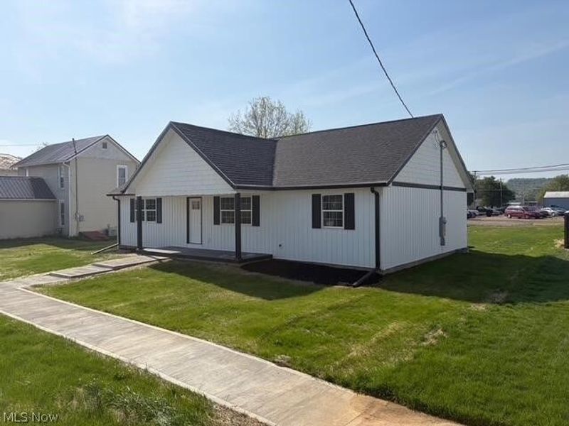 165 W 3rd Street, Frazeysburg, OH 43822 Photo 4