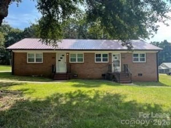 2738 Baker Street , Claremont, NC 28610
