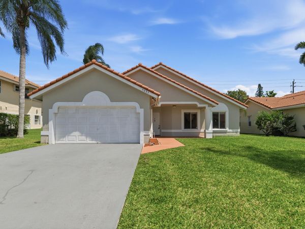 5233 Rosen Boulevard, Boynton Beach, FL 33472