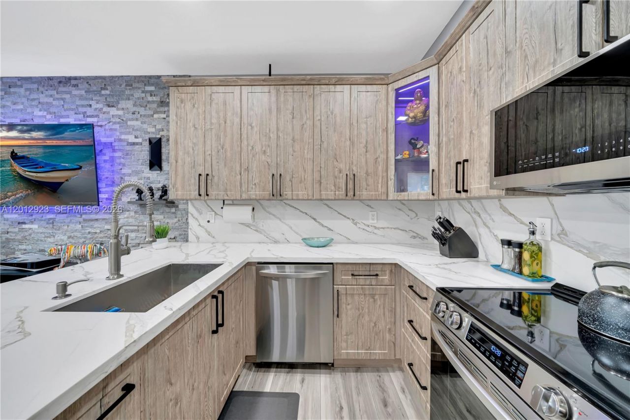 4361 SW 160th Ave , Unit 203, Miramar, FL 33027 Photo
