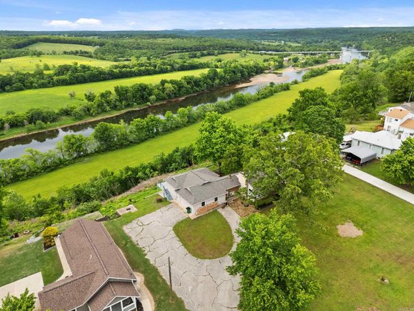 523 Harding Blvd, Cotter, AR 72626
