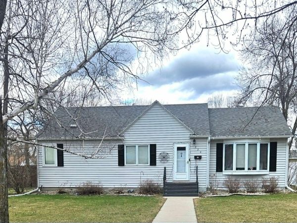 226 Kneale Avenue S, Thief River Falls, MN 56701