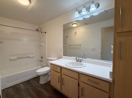 701 Gibson Dr #1212, Unit 1212, Roseville, CA 95678 Photo