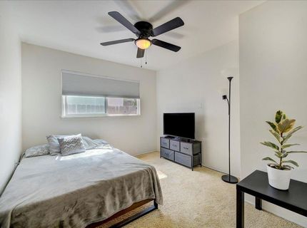 2100 Bowling Green Dr, Sacramento, CA 95825 Photo
