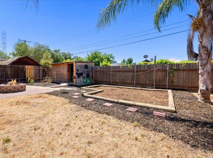 2100 Bowling Green Dr, Sacramento, CA 95825 Photo