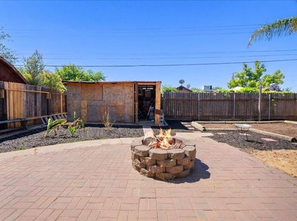 2100 Bowling Green Dr, Sacramento, CA 95825 Photo