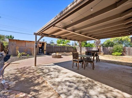 2100 Bowling Green Dr, Sacramento, CA 95825 Photo