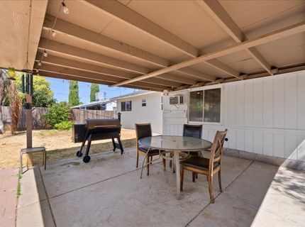 2100 Bowling Green Dr, Sacramento, CA 95825 Photo