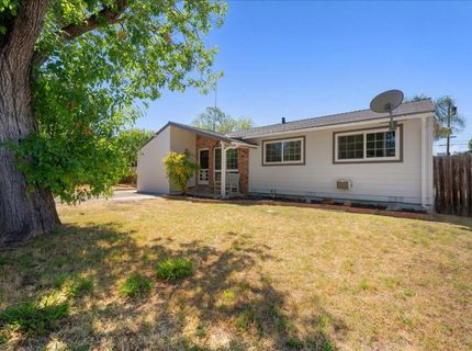 2100 Bowling Green Dr, Sacramento, CA 95825 Photo
