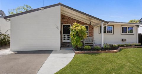 2100 Bowling Green Dr, Sacramento, CA 95825 Photo