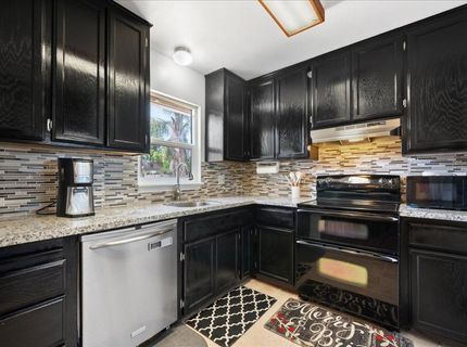 2100 Bowling Green Dr, Sacramento, CA 95825 Photo