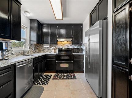 2100 Bowling Green Dr, Sacramento, CA 95825 Photo