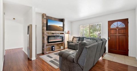 2100 Bowling Green Dr, Sacramento, CA 95825 Photo