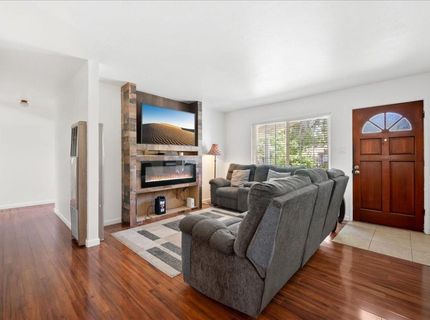 2100 Bowling Green Dr, Sacramento, CA 95825 Photo
