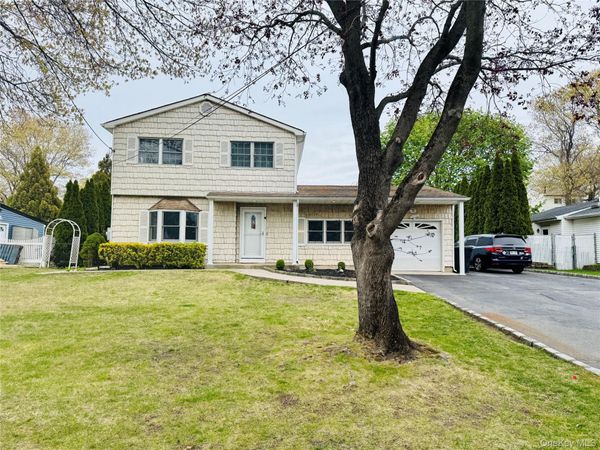195 Maple Street , Medford, NY 11763