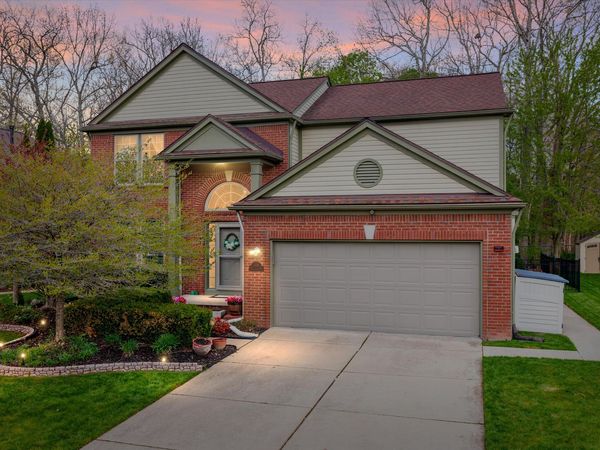 7641 Turrillium Lane, Waterford, MI 48327