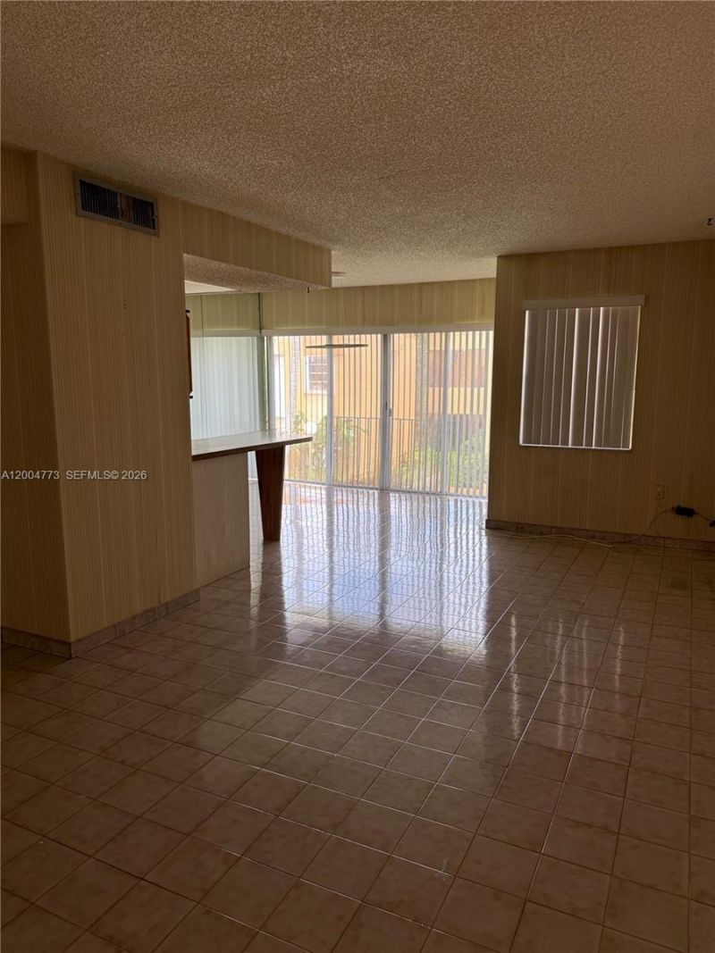 9320 W Flagler St , Unit 201D, Miami, FL 33174 Photo