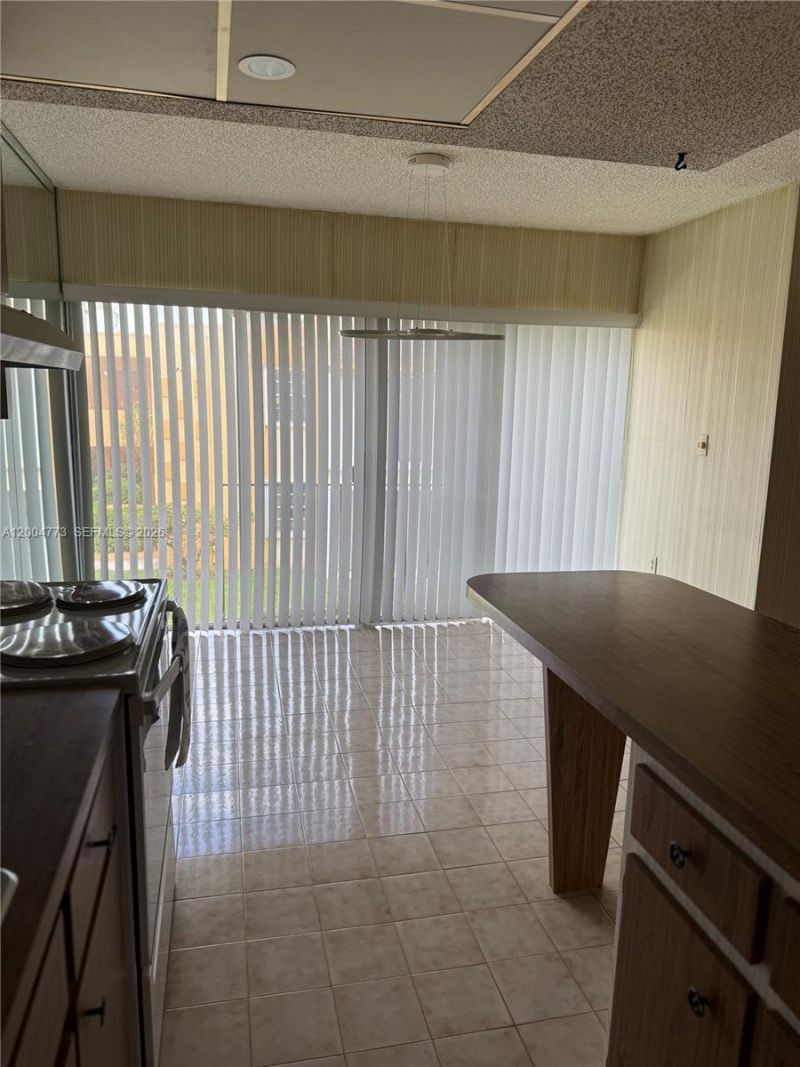 9320 W Flagler St , Unit 201D, Miami, FL 33174 Photo