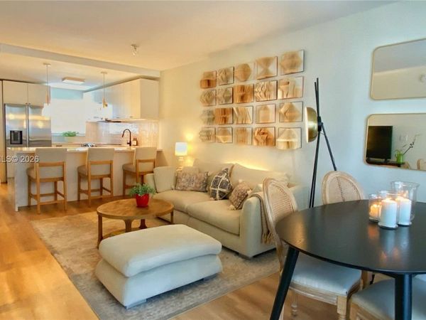 1331 Lincoln Rd, Unit 702, Miami Beach, FL 33139