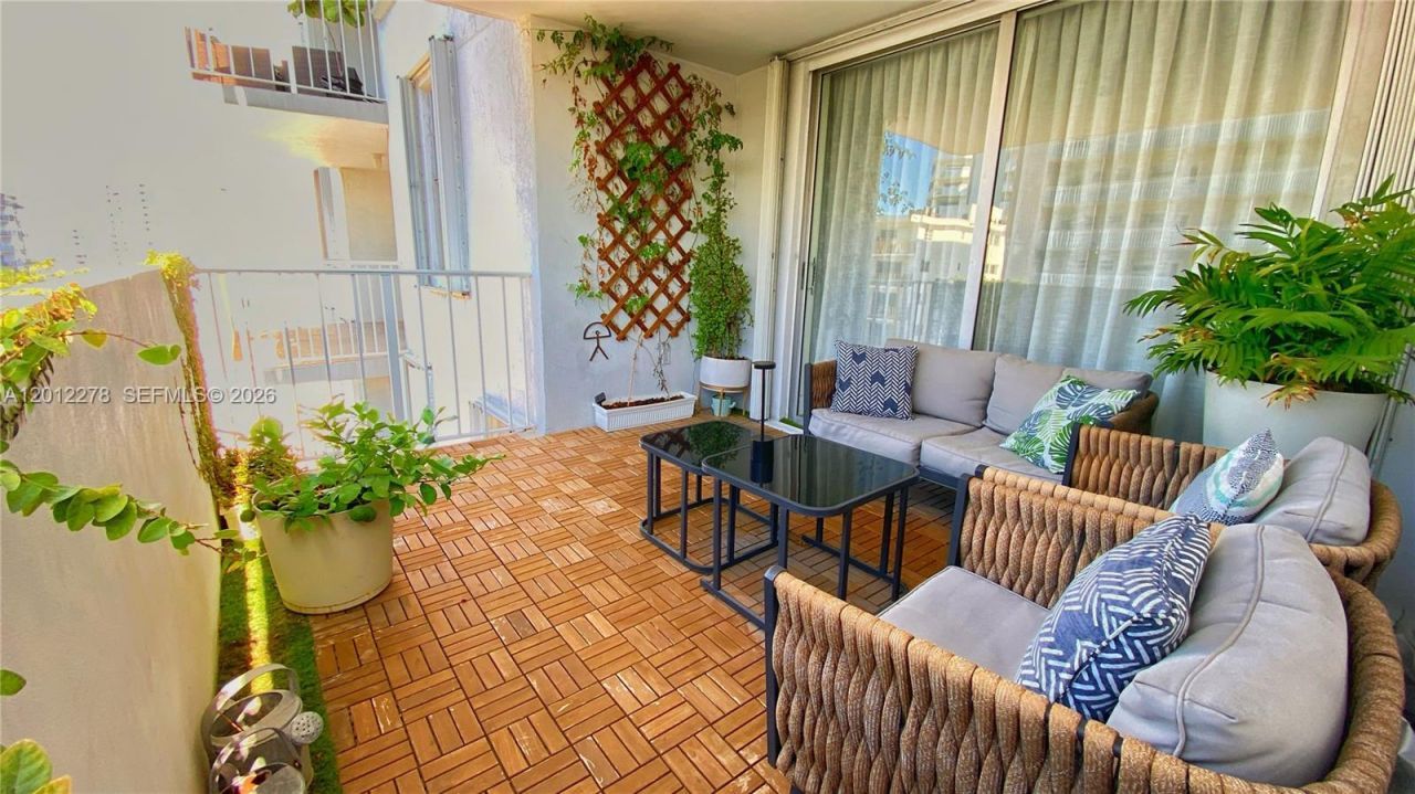 1331 Lincoln Rd, Unit 702, Miami Beach, FL 33139 Photo