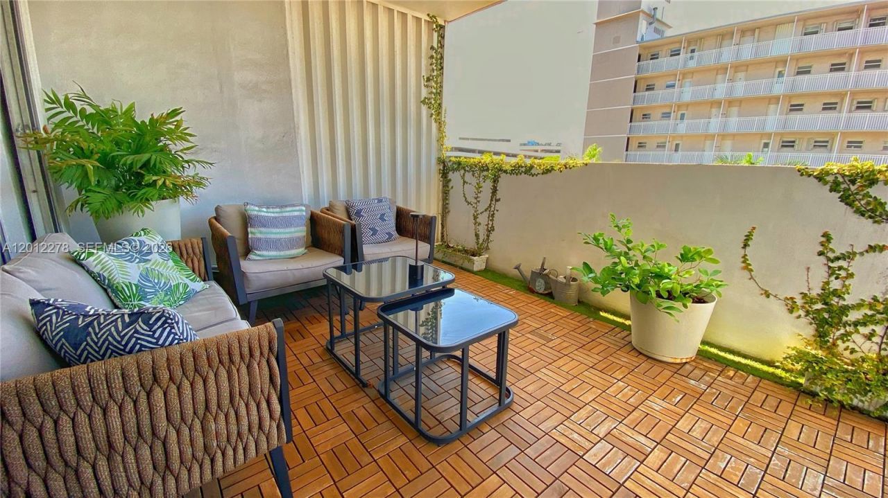 1331 Lincoln Rd, Unit 702, Miami Beach, FL 33139 Photo