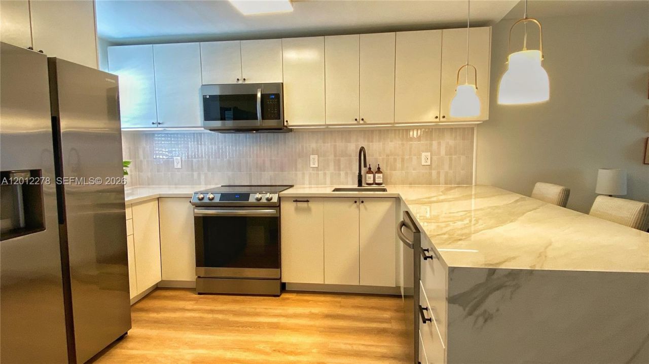 1331 Lincoln Rd, Unit 702, Miami Beach, FL 33139 Photo
